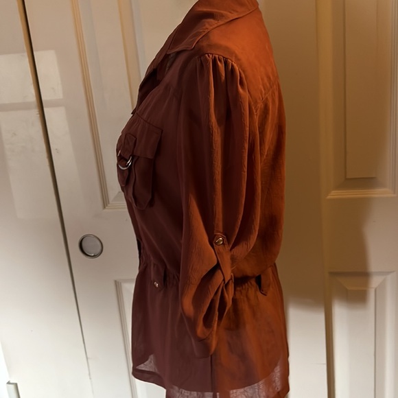 Button up blouse - Picture 3 of 5